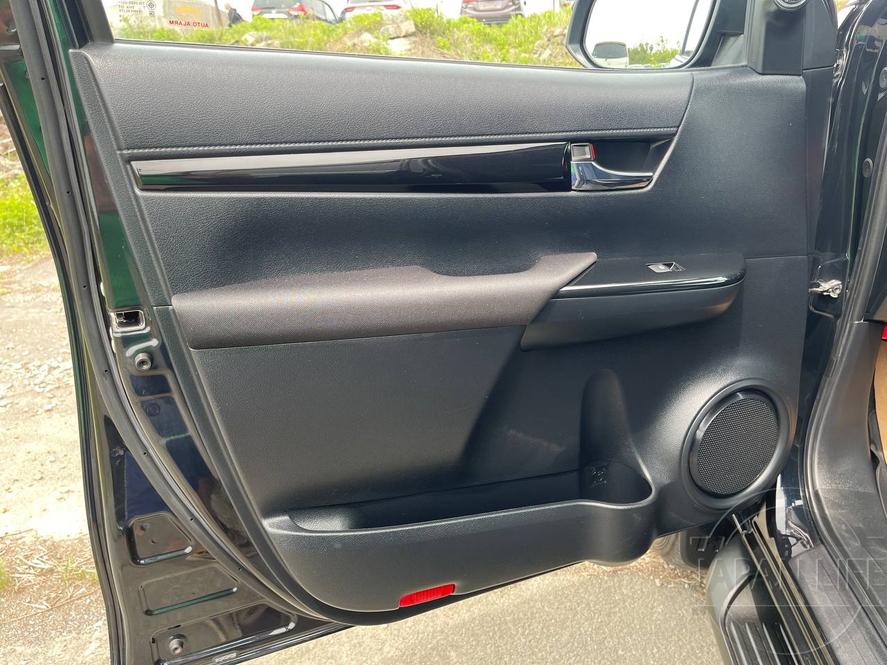 Фото Toyota Hilux - Japan Life 