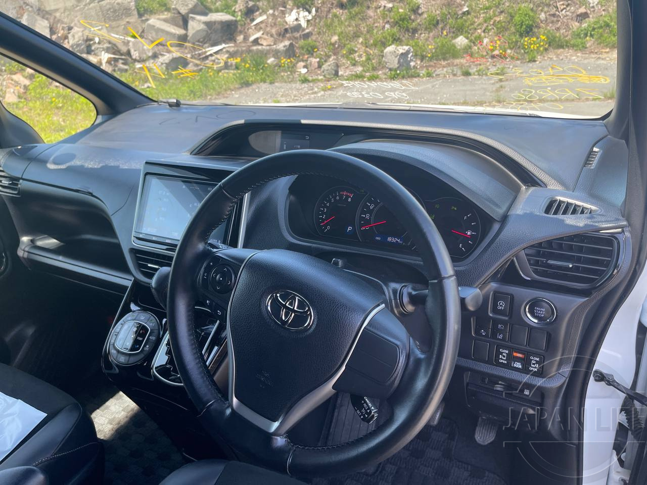 Фото Toyota Noah - Japan Life 