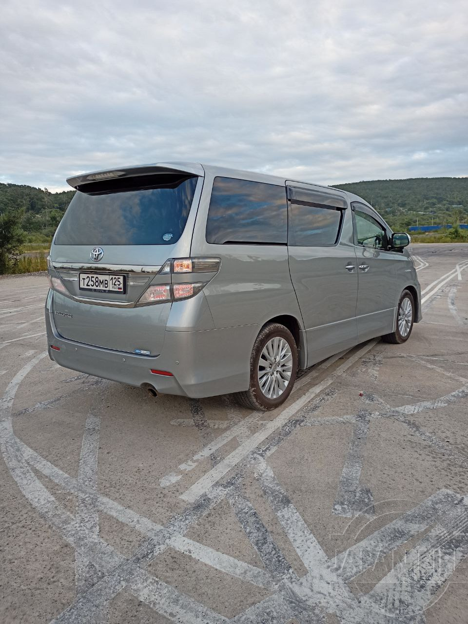 Фото Toyota Vellfire - Japan Life 