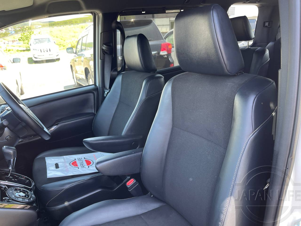 Фото Toyota Noah - Japan Life 