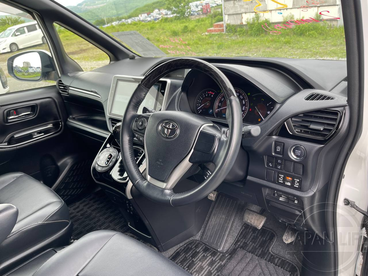 Фото Toyota Esquire - Japan Life 