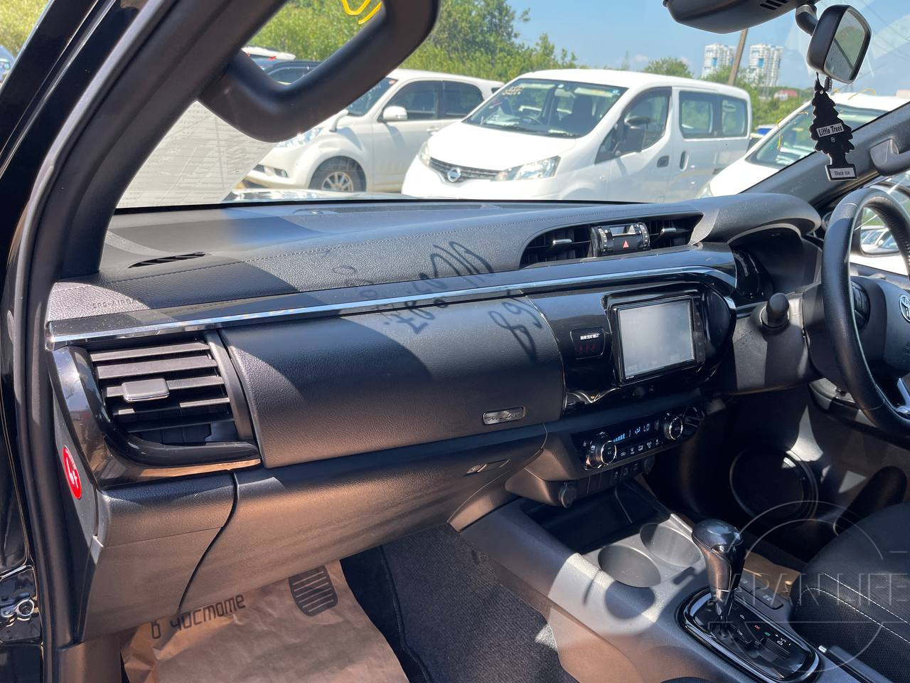 Фото Toyota Hilux - Japan Life 