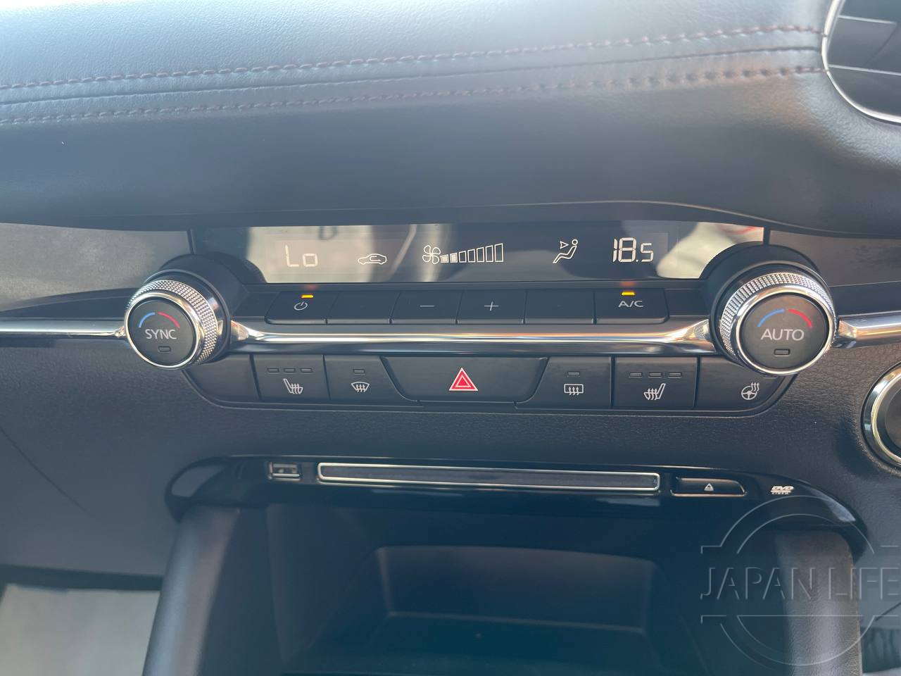 Фото Mazda Mazda3 - Japan Life 