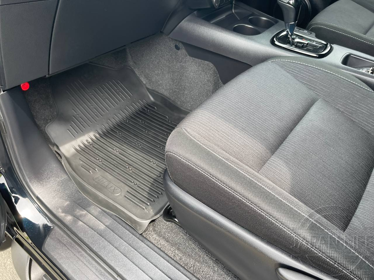 Фото Toyota Hilux - Japan Life 