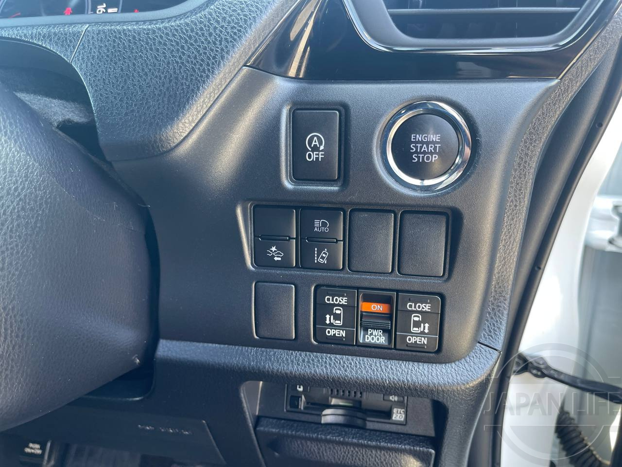 Фото Toyota Noah - Japan Life 