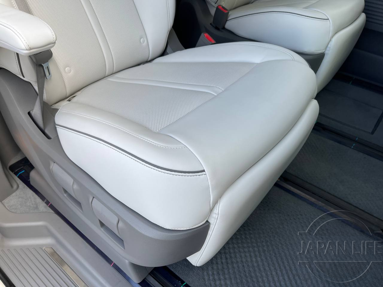 Фото Hyundai Staria - Japan Life 