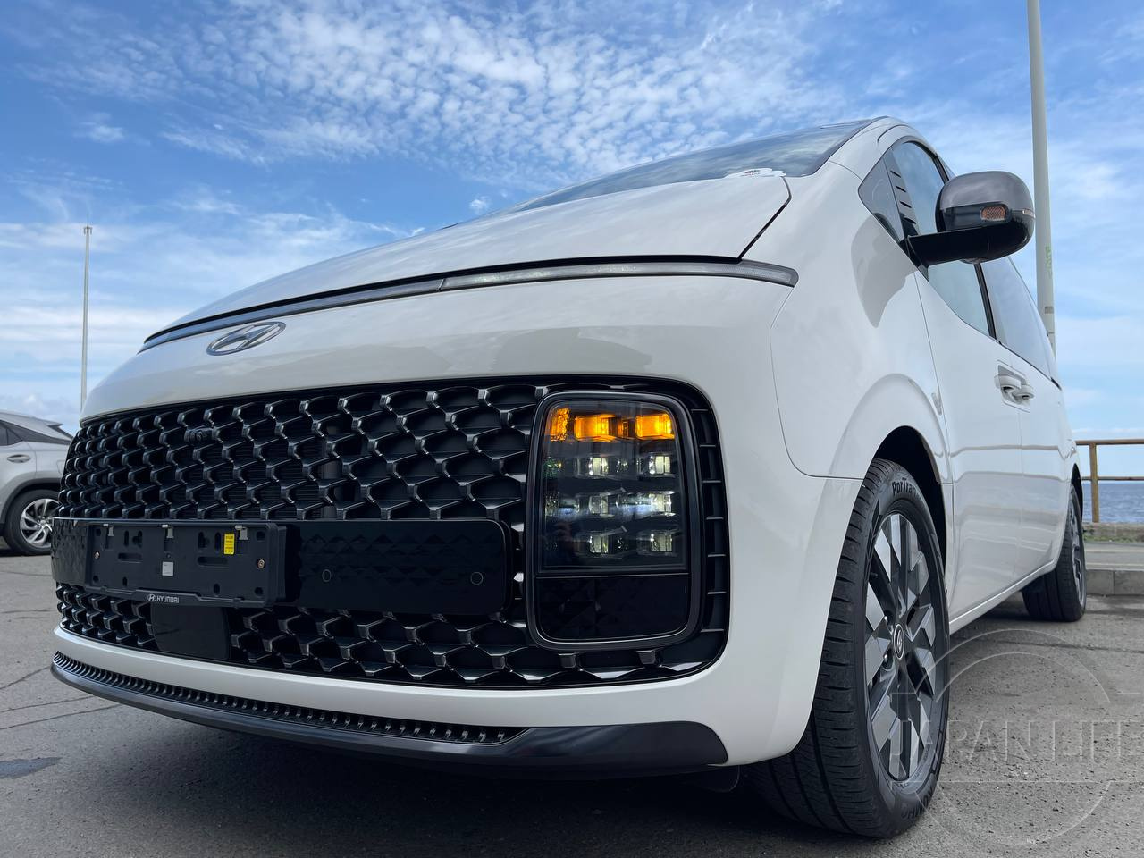 Фото Hyundai Staria - Japan Life 