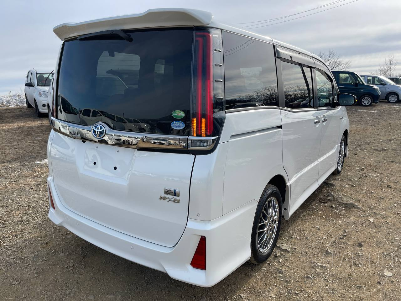 Фото Toyota Noah - Japan Life 