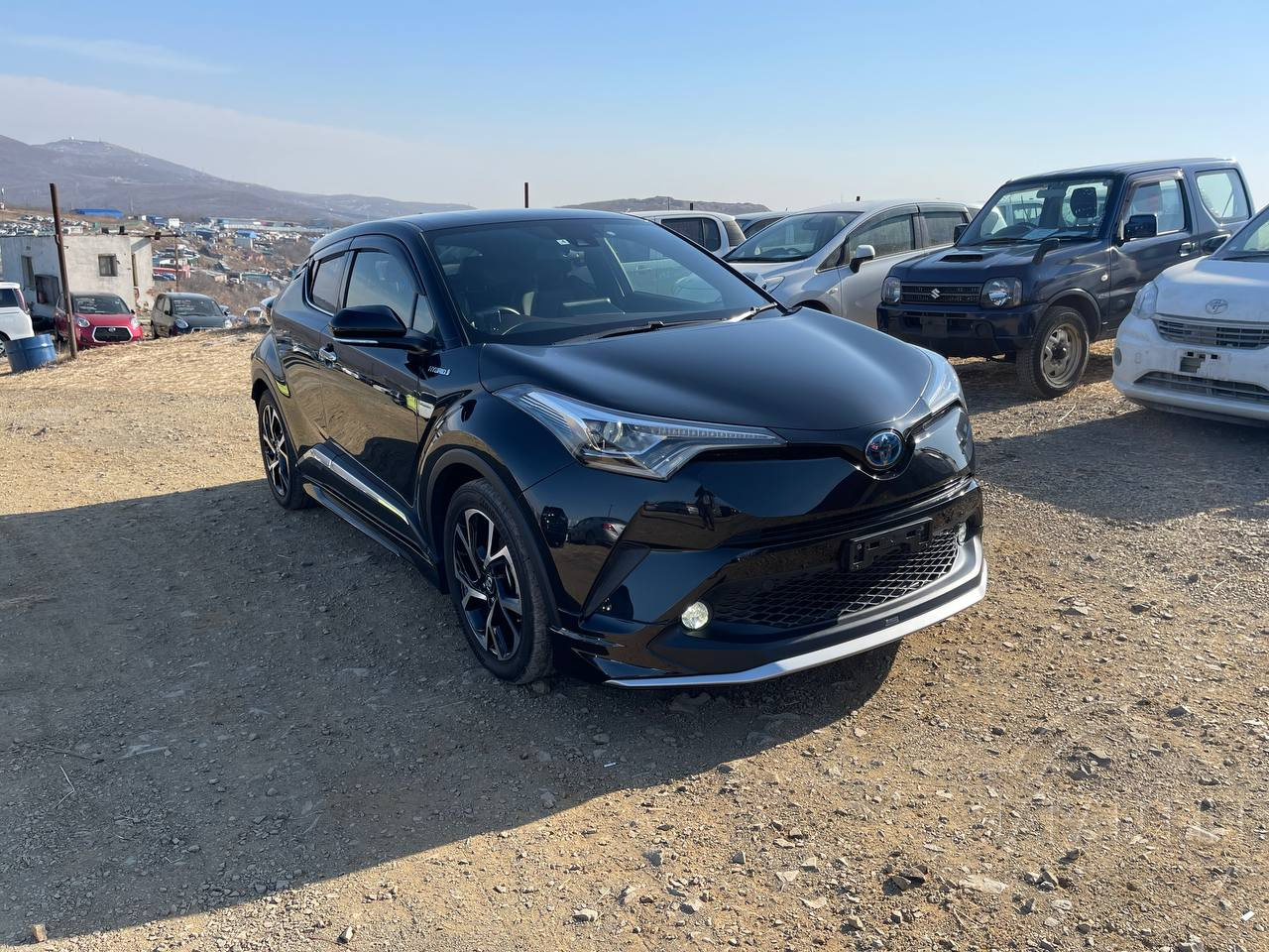 Фото Toyota C-HR - Japan Life 