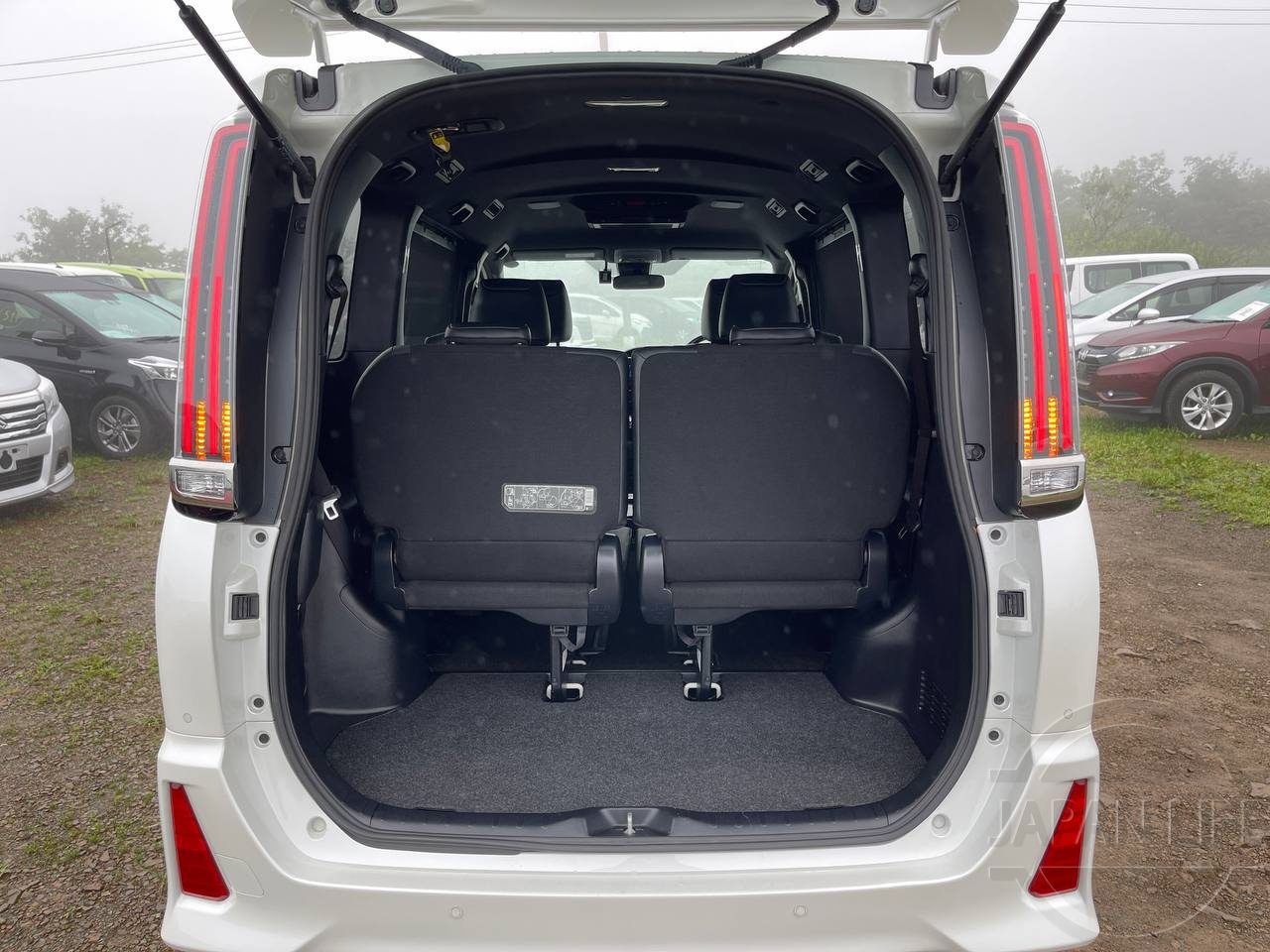 Фото Toyota Noah - Japan Life 