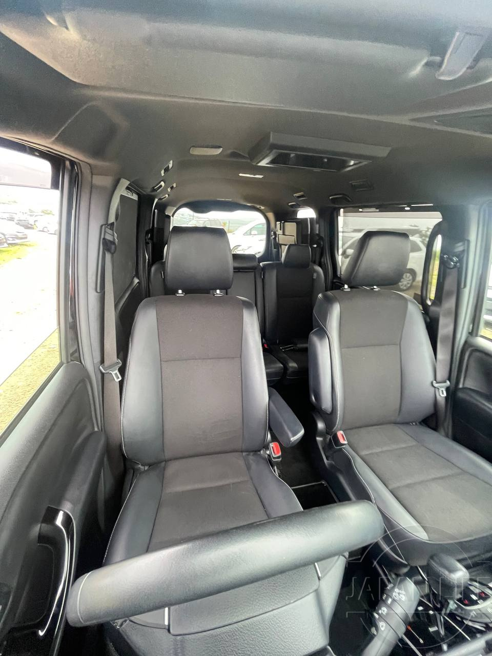 Фото Toyota Noah - Japan Life 