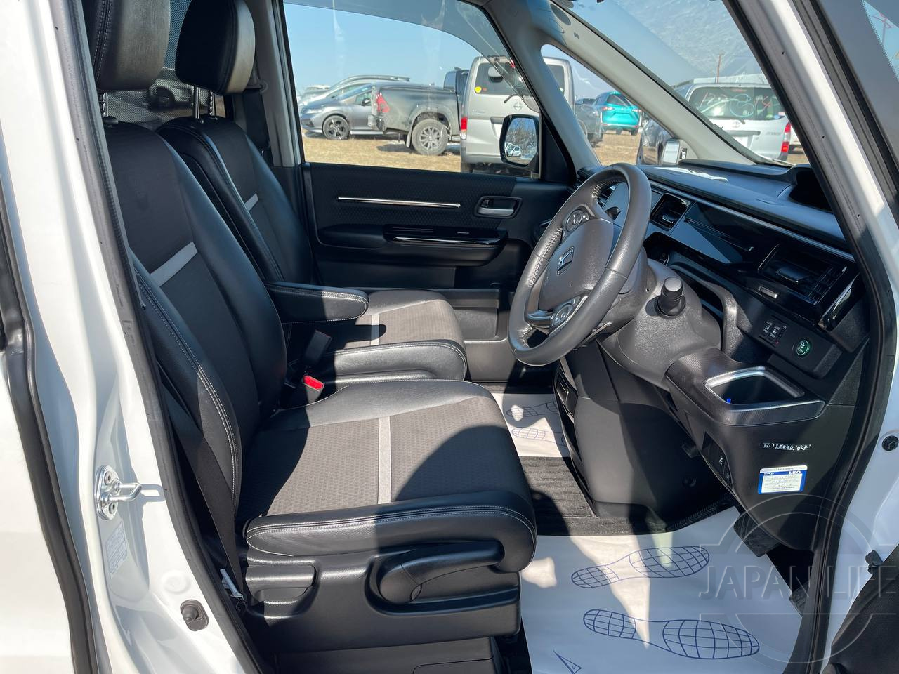 Фото Honda Stepwgn - Japan Life 