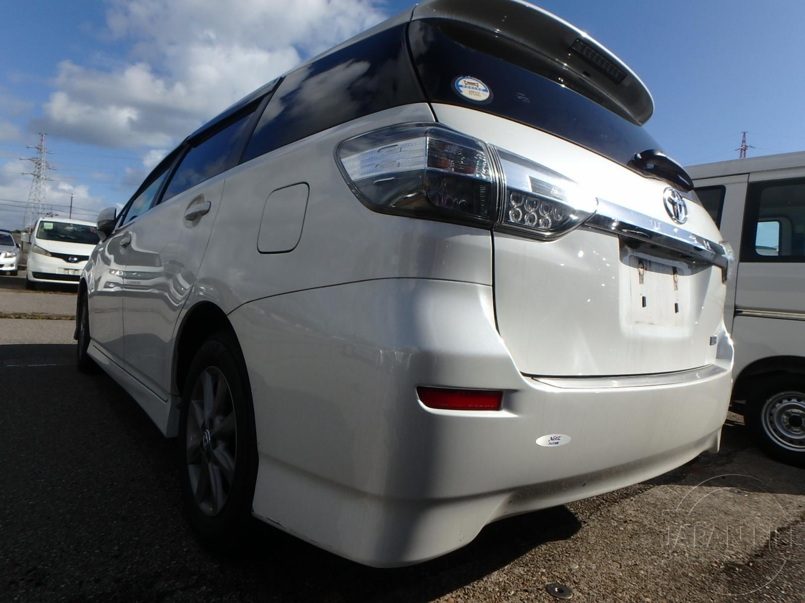 Фото Toyota Wish - Japan Life 