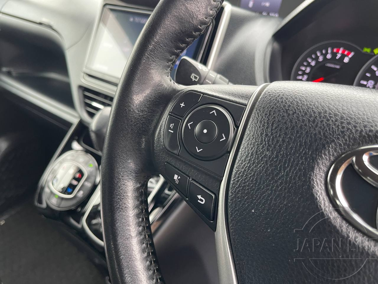 Фото Toyota Noah - Japan Life 