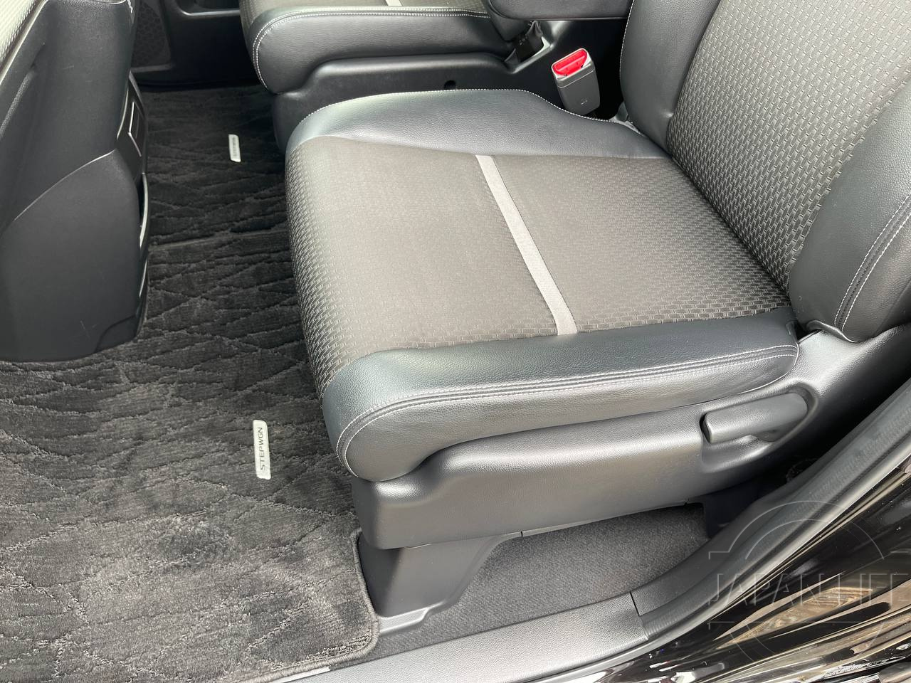 Фото Honda Stepwgn - Japan Life 