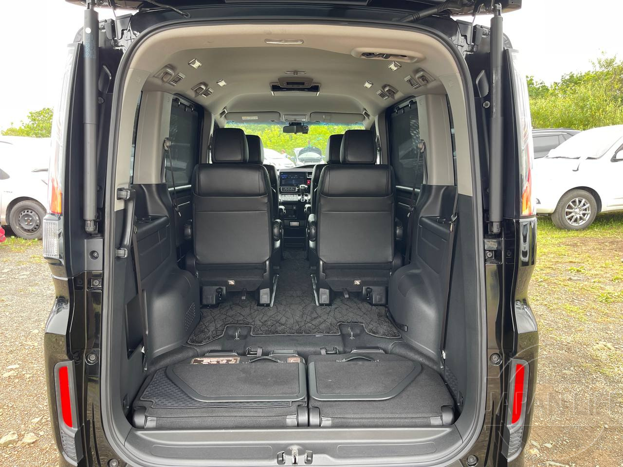 Фото Honda Stepwgn - Japan Life 