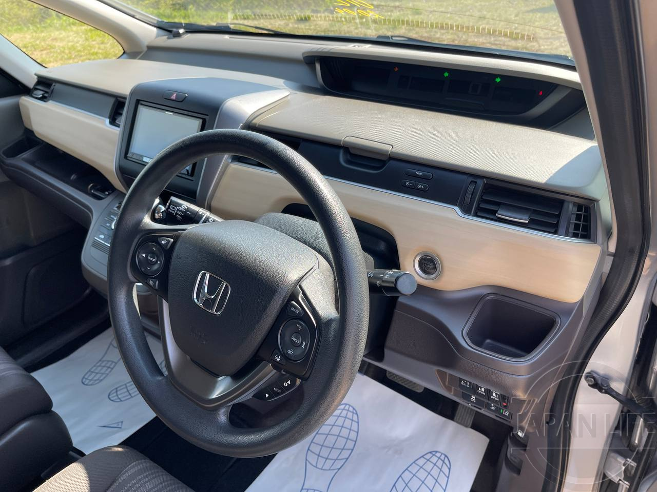 Фото Honda Freed - Japan Life 