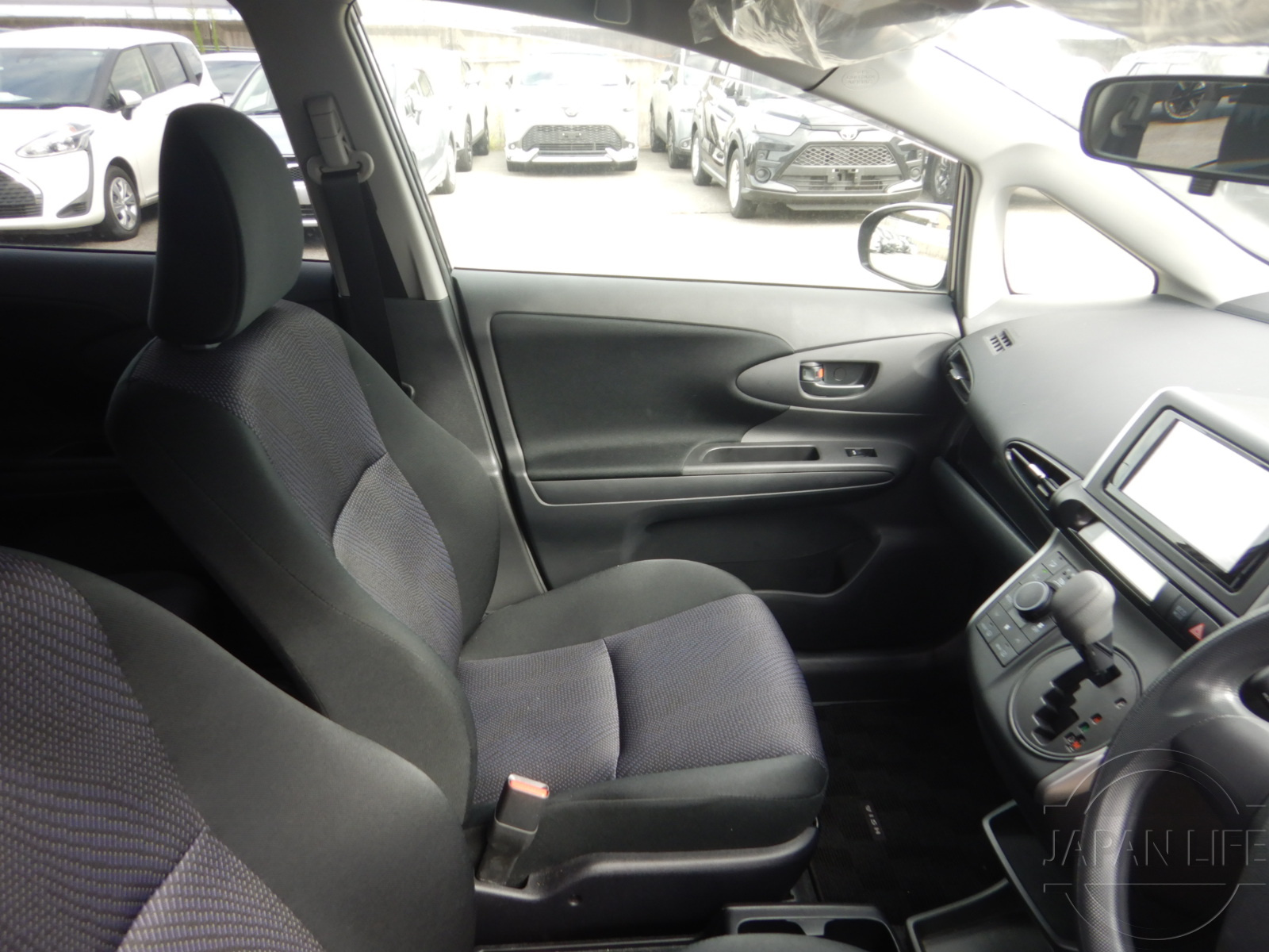 Фото Toyota Wish - Japan Life 