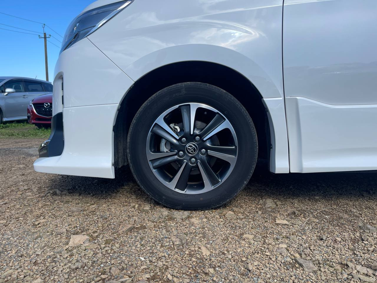 Фото Toyota Noah - Japan Life 