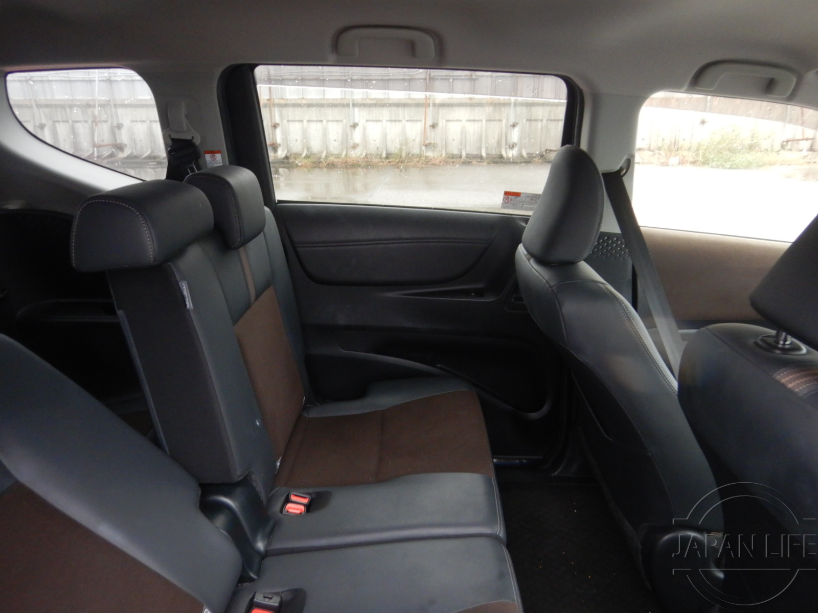 Фото Toyota Sienta - Japan Life 