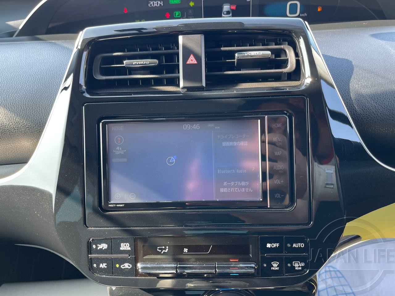 Фото Toyota Prius - Japan Life 