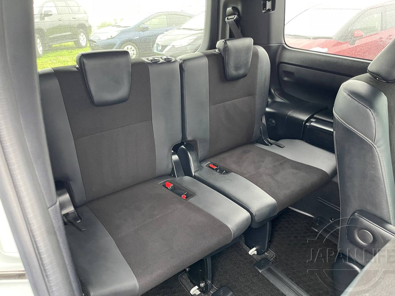 Фото Toyota Noah - Japan Life 