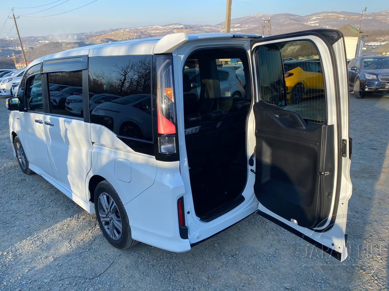 Фото Honda Stepwgn - Japan Life 