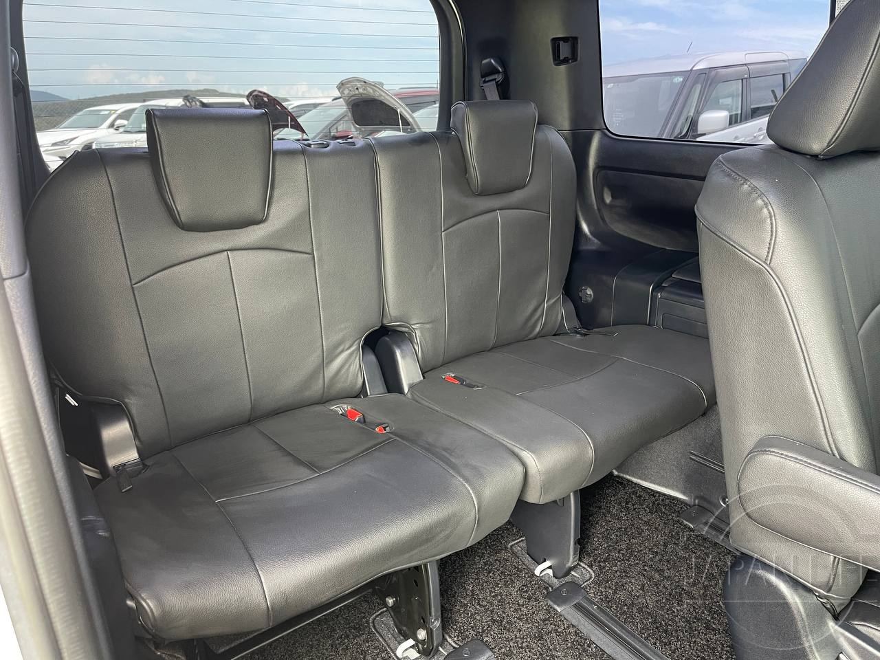 Фото Toyota Noah - Japan Life 