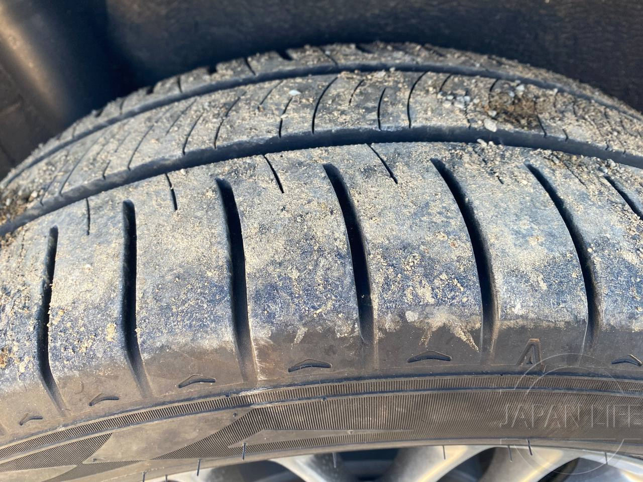 Фото Toyota Voxy - Japan Life 