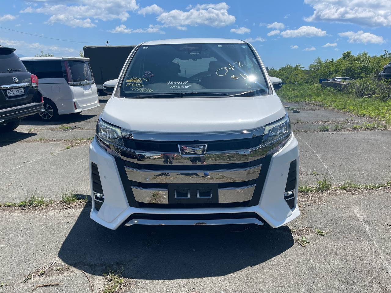 Фото Toyota Noah - Japan Life 