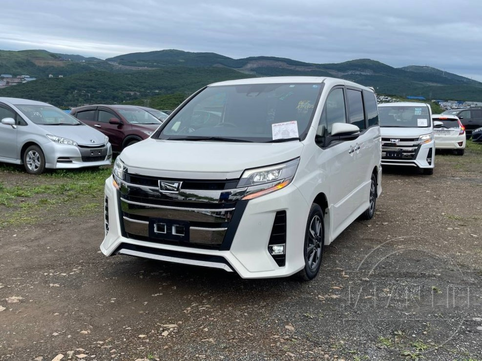 Фото Toyota Noah - Japan Life 