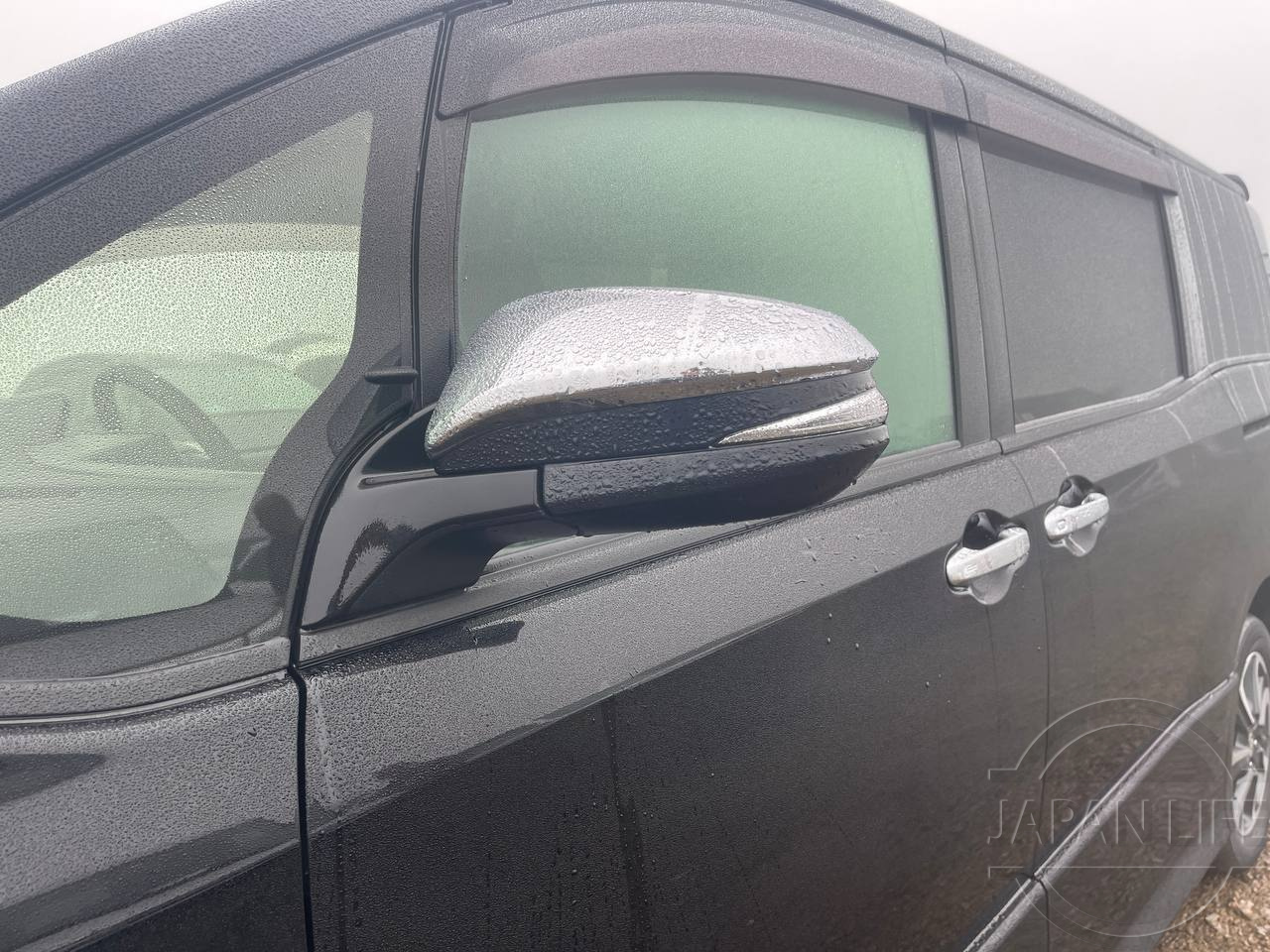 Фото Toyota Voxy - Japan Life 