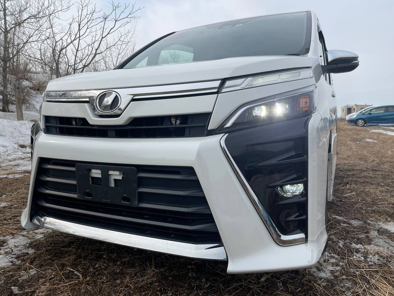 Фото Toyota Voxy - Japan Life 