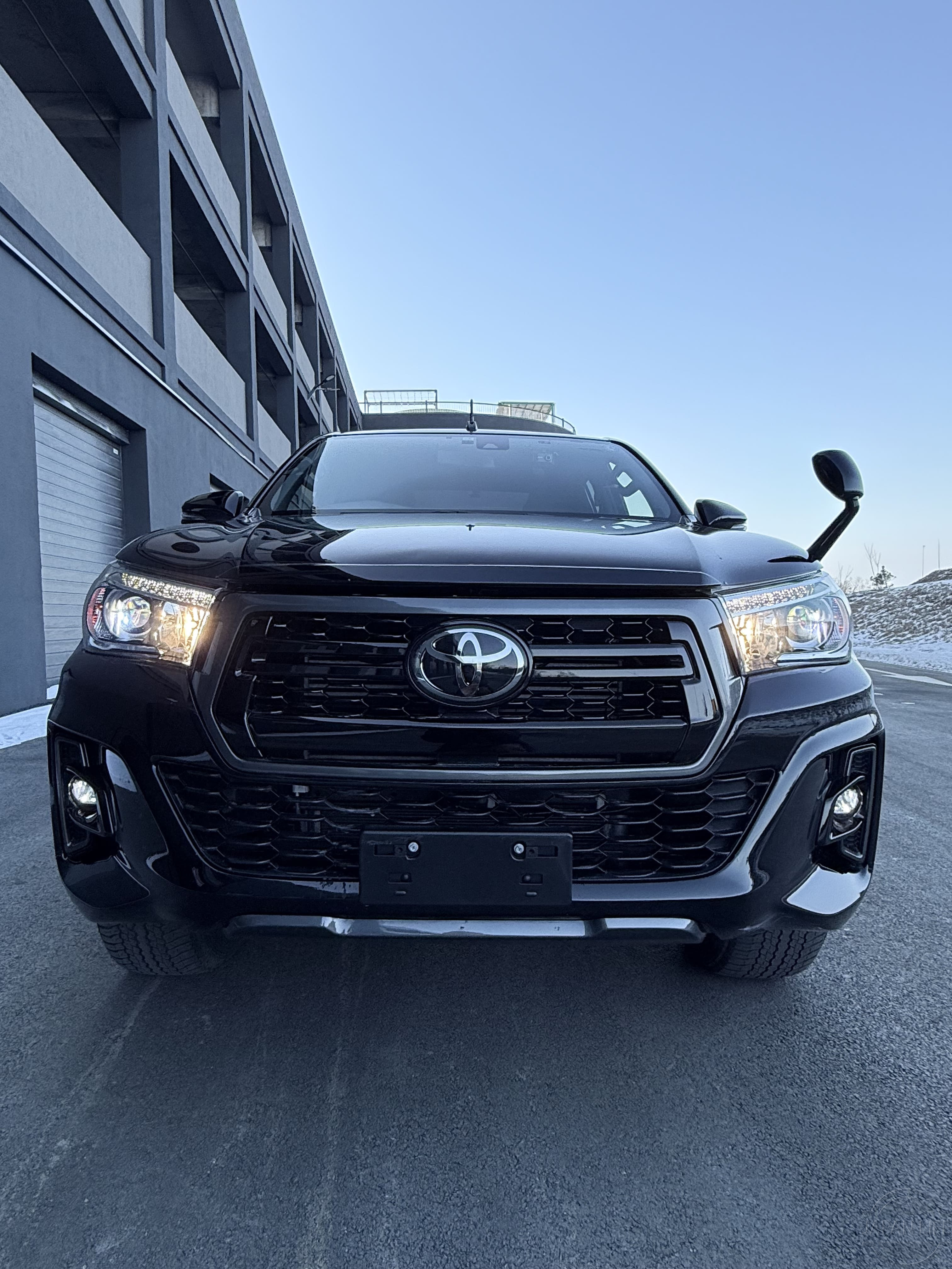 Фото Toyota Hilux - Japan Life 
