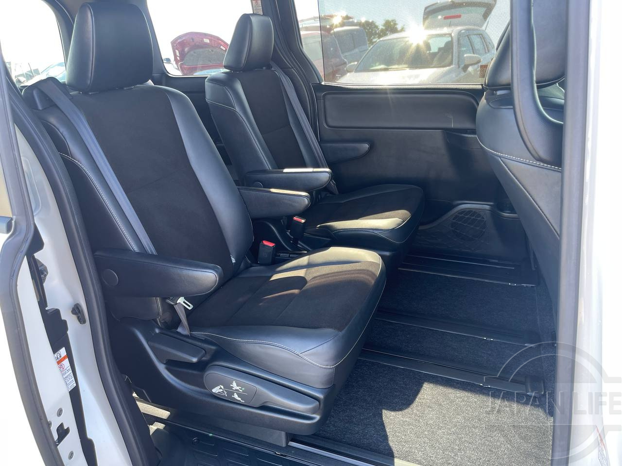 Фото Toyota Noah - Japan Life 