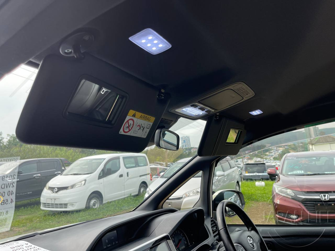 Фото Toyota Noah - Japan Life 