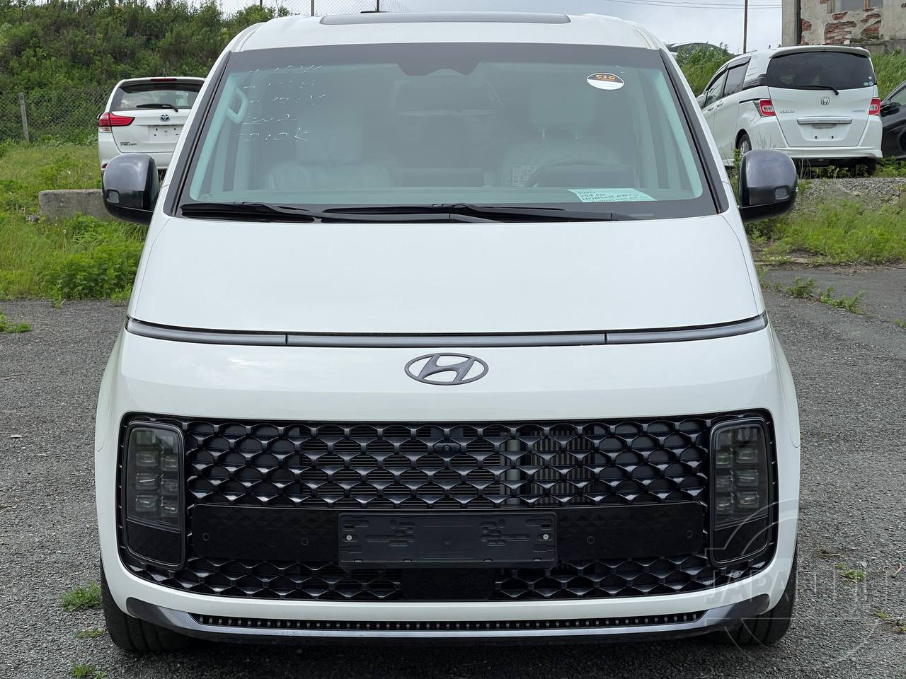 Фото Hyundai Staria - Japan Life 