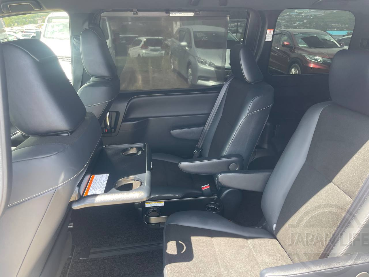 Фото Toyota Noah - Japan Life 