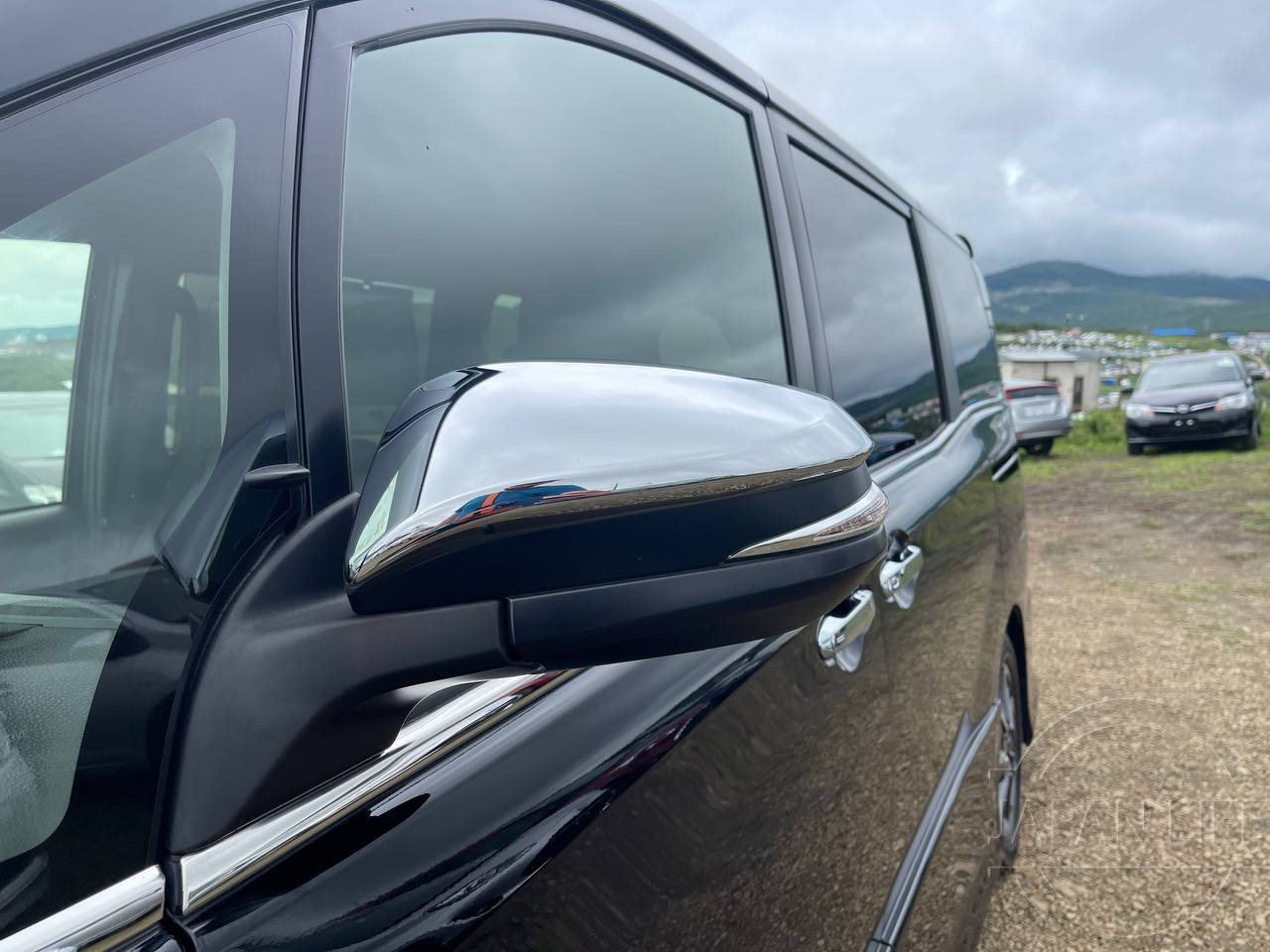 Фото Toyota Voxy - Japan Life 