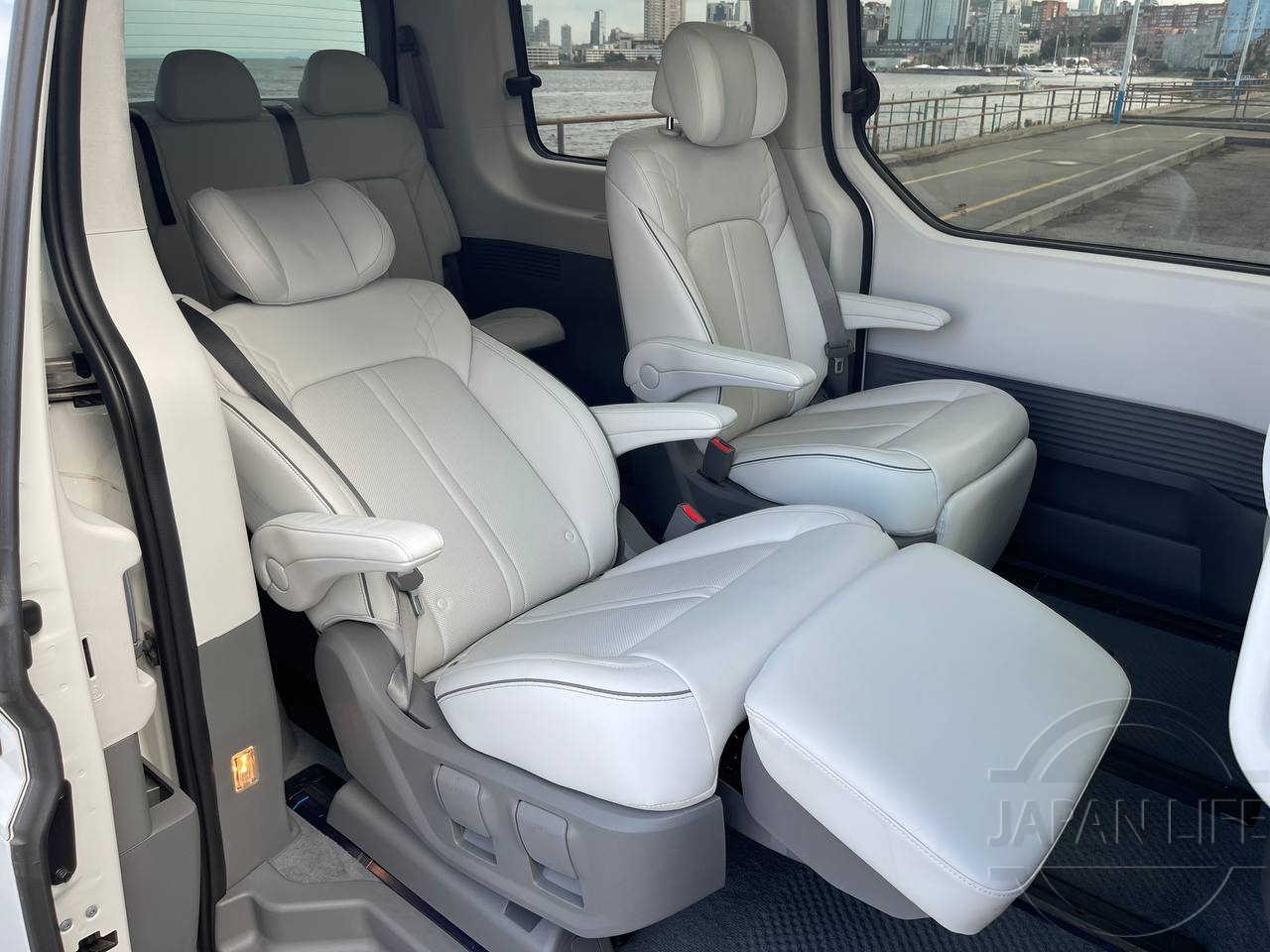 Фото Hyundai Staria - Japan Life 