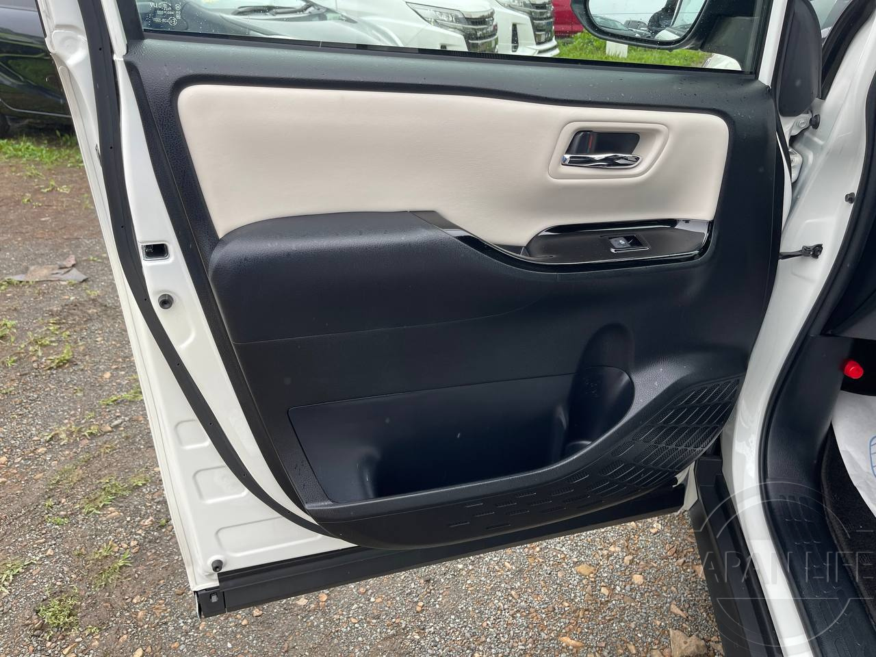 Фото Toyota Noah - Japan Life 