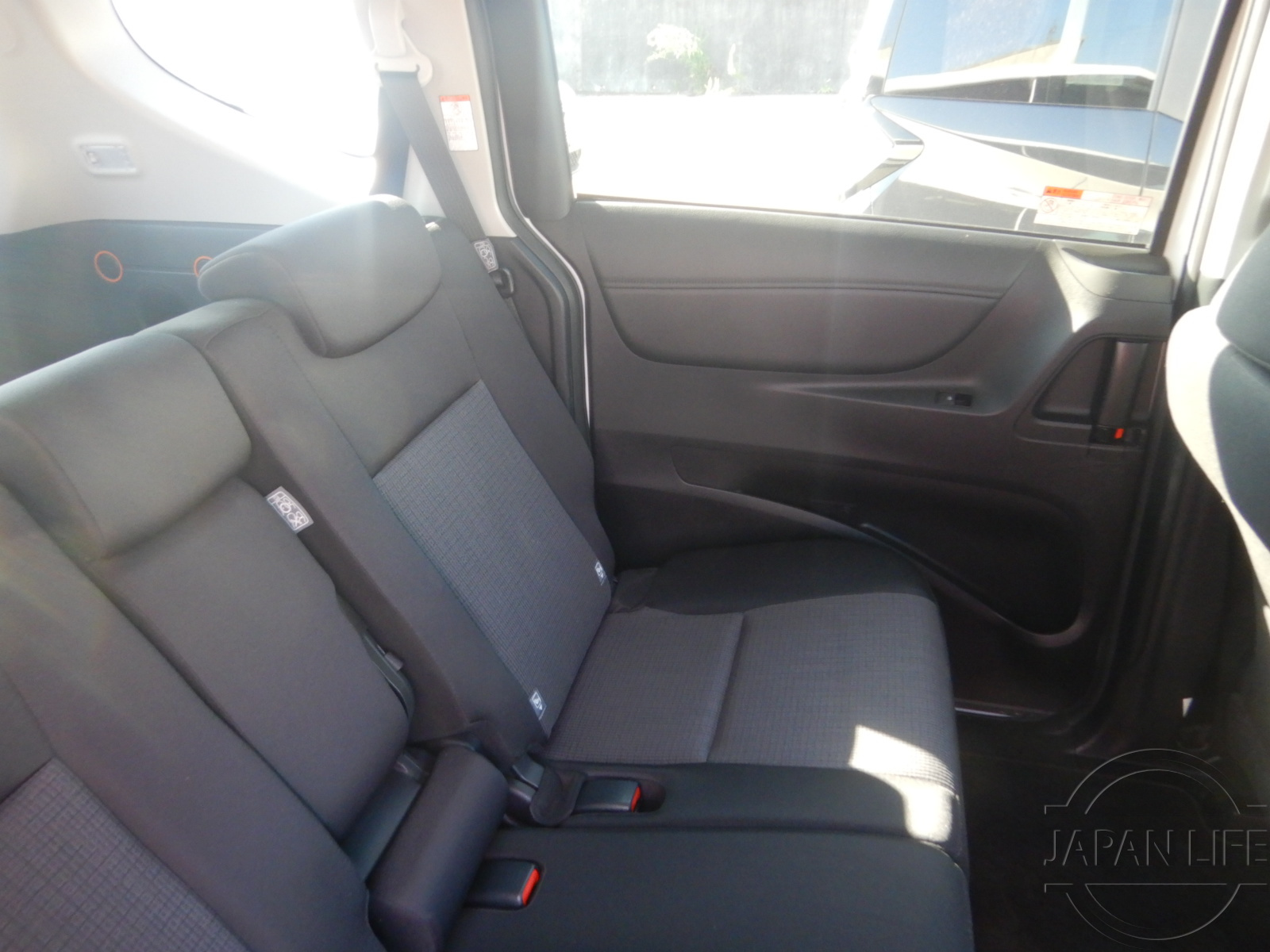 Фото Toyota Sienta - Japan Life 