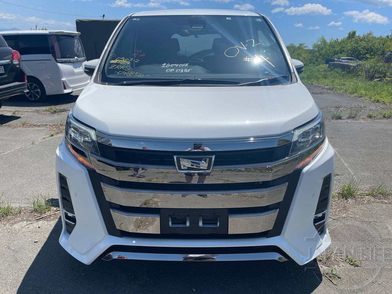 Фото Toyota Noah - Japan Life 