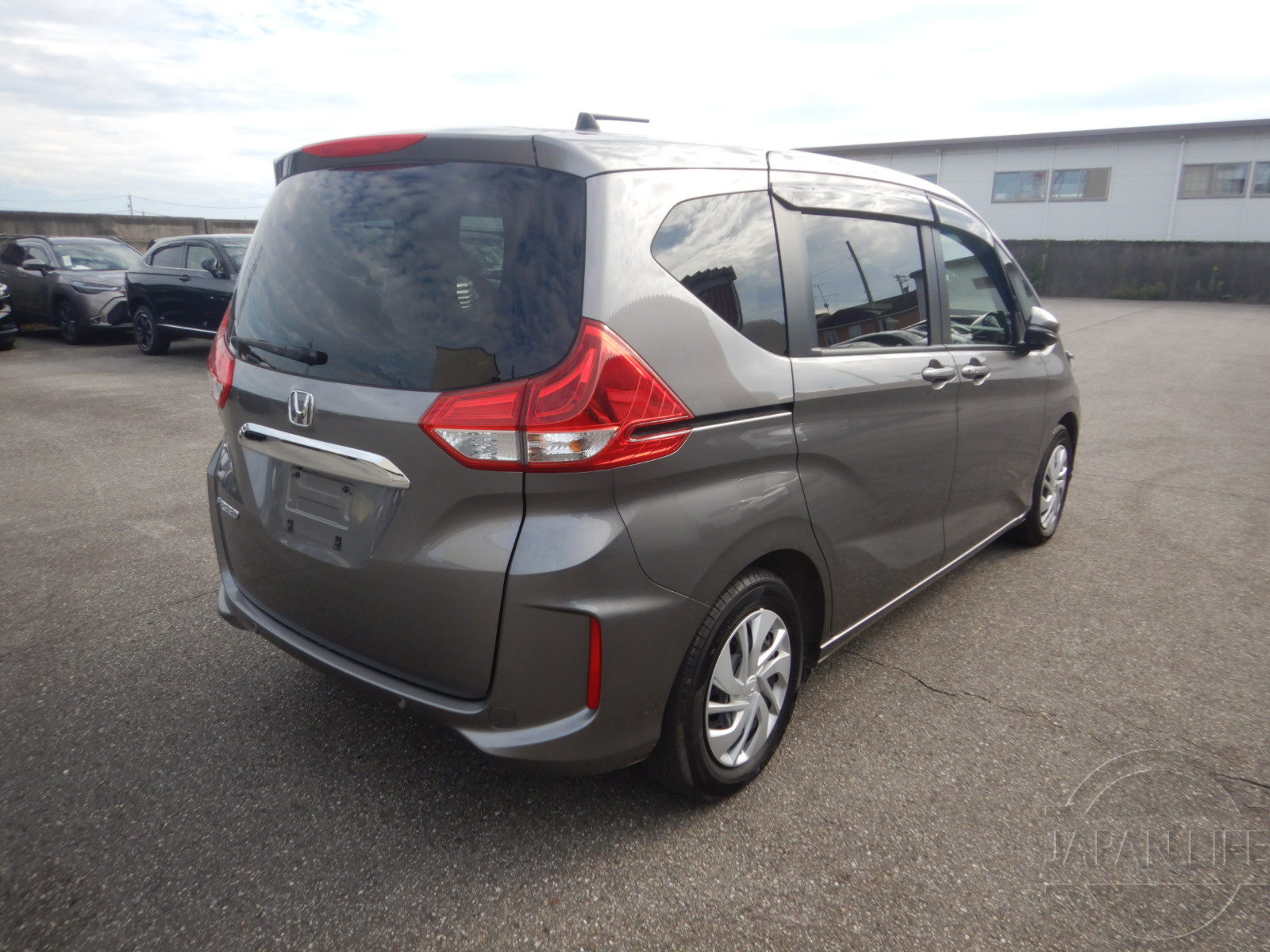 Фото Honda Freed - Japan Life 