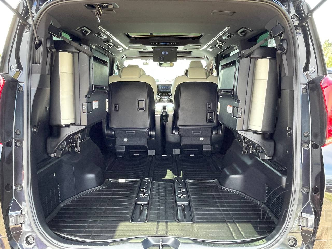 Фото Toyota Alphard - Japan Life 