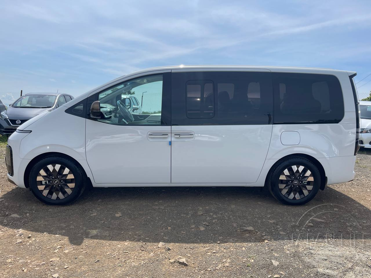Фото Hyundai Staria - Japan Life 