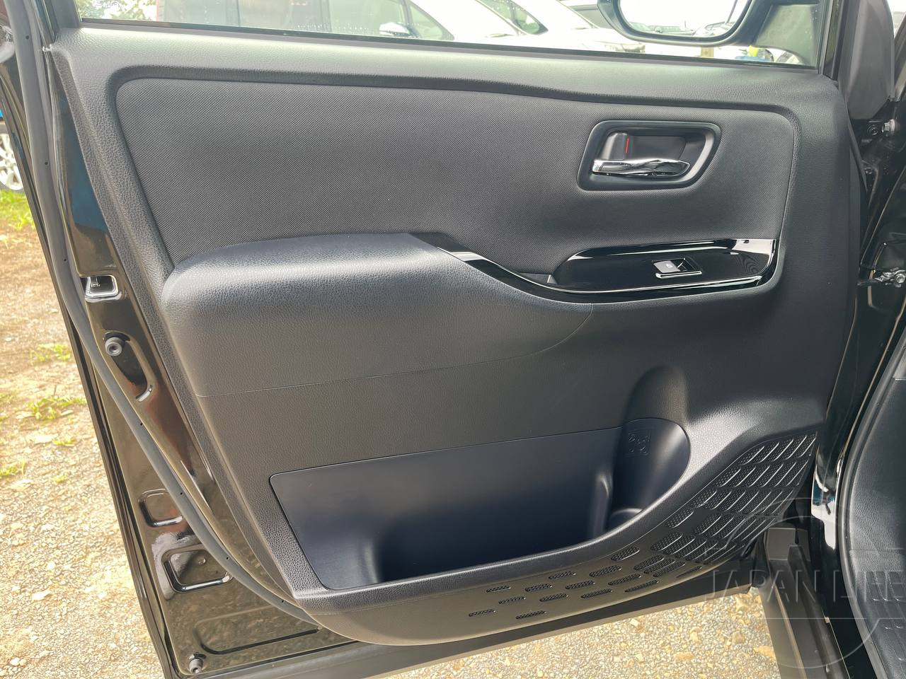 Фото Toyota Voxy - Japan Life 