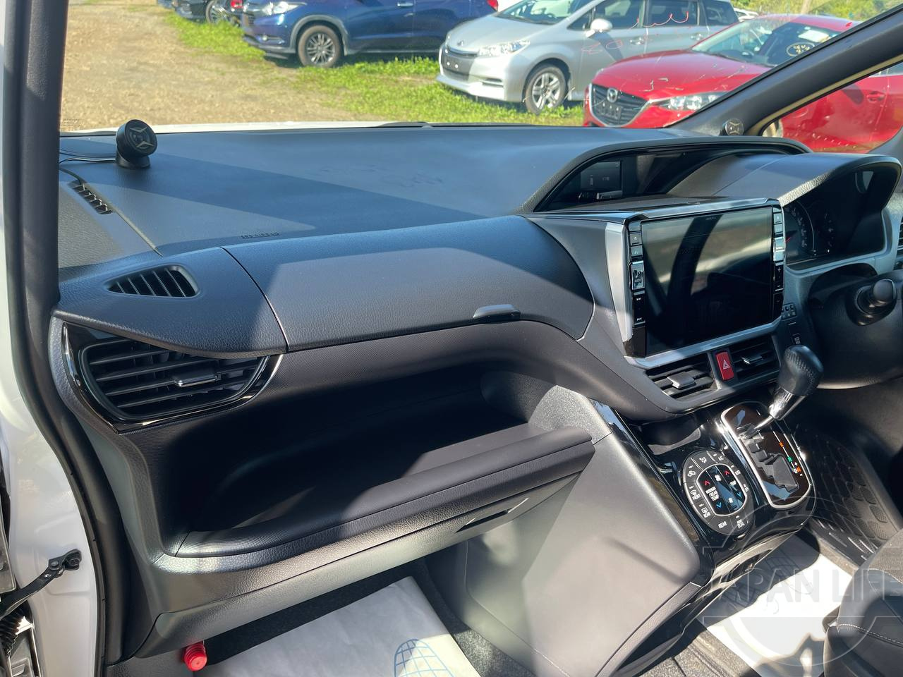 Фото Toyota Noah - Japan Life 