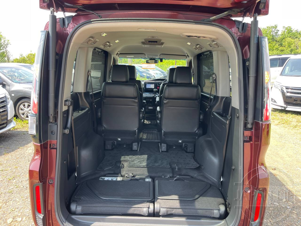 Фото Honda Stepwgn - Japan Life 