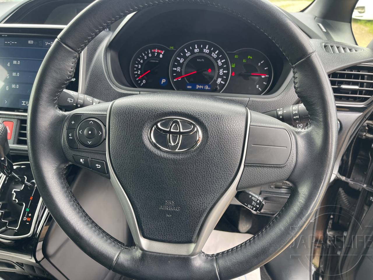 Фото Toyota Noah - Japan Life 